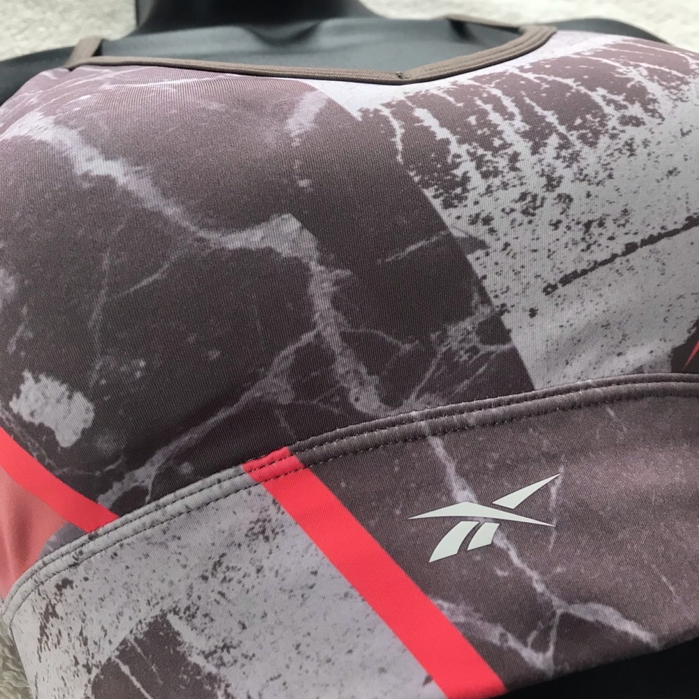 Reebok Workout Ready AOP marble print sports bra - Picture 3 of 10